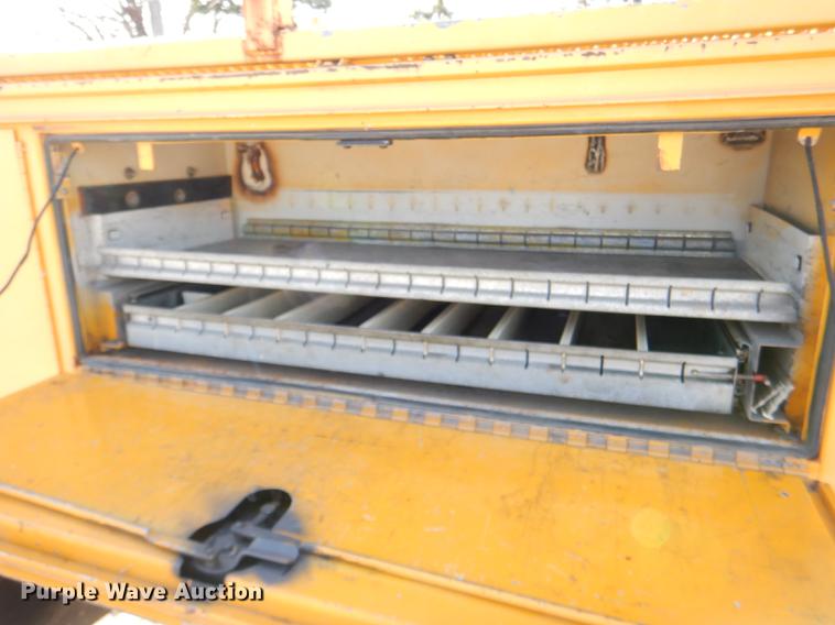 image for item DE0045 1999 Ford F450 Super Duty XL utility truck