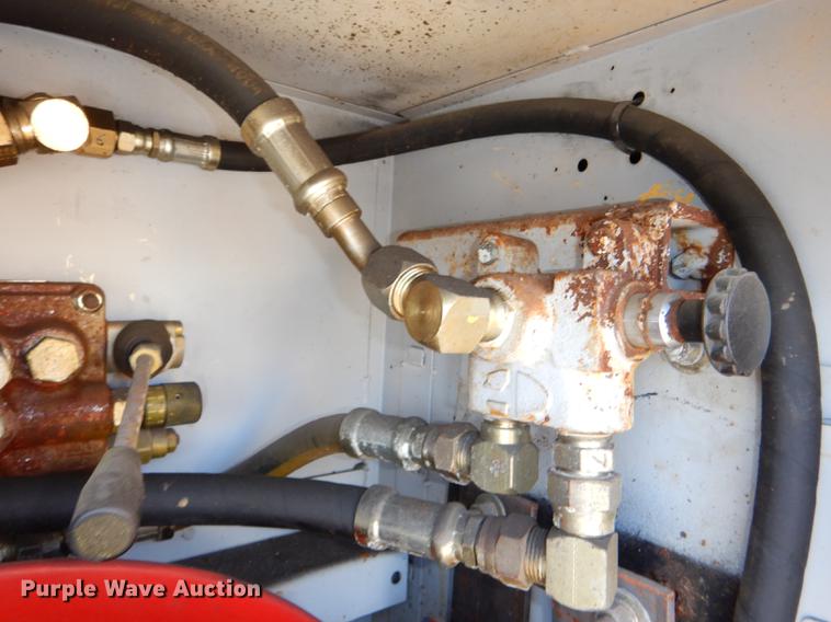 image for item DE0045 1999 Ford F450 Super Duty XL utility truck