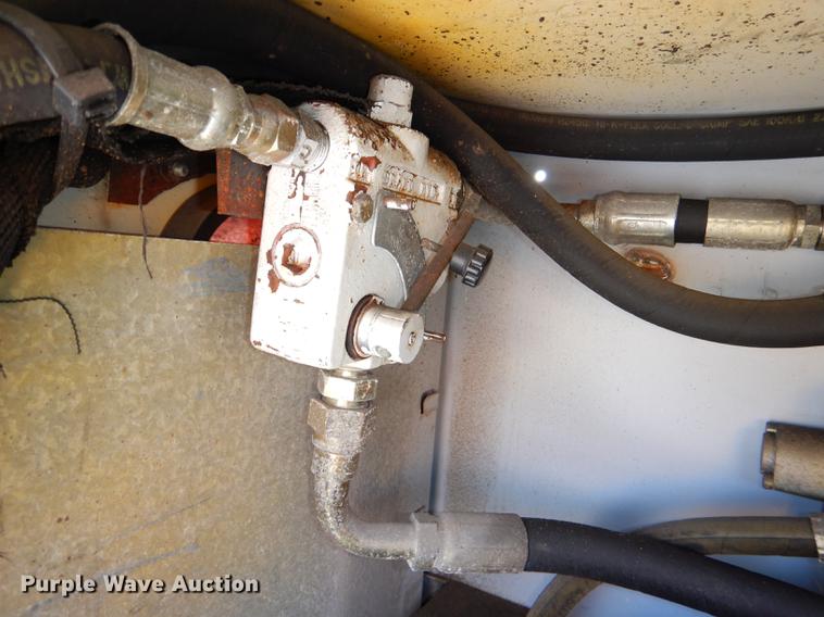 image for item DE0045 1999 Ford F450 Super Duty XL utility truck