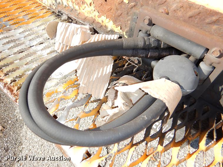 image for item DE0045 1999 Ford F450 Super Duty XL utility truck