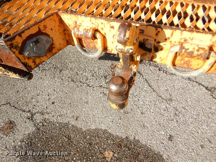 image for item DE0045 1999 Ford F450 Super Duty XL utility truck