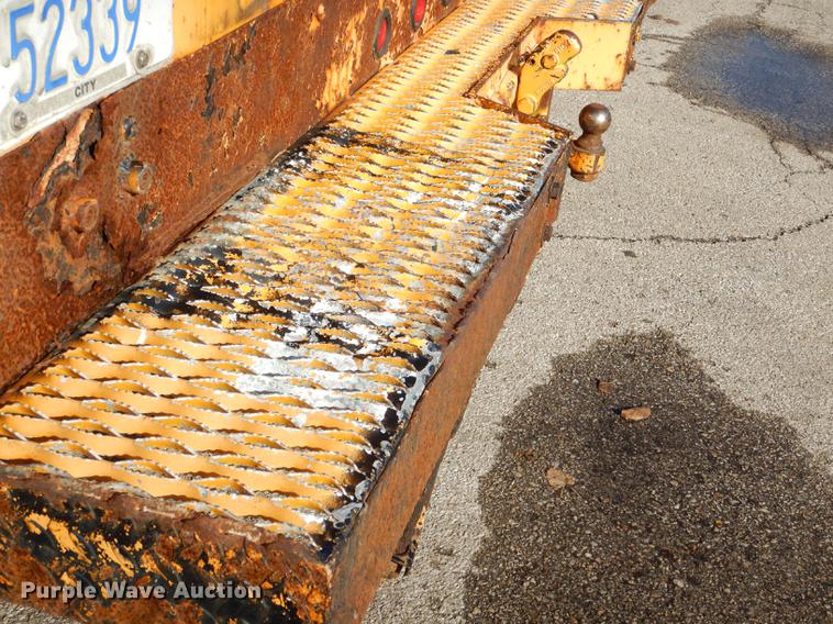 image for item DE0045 1999 Ford F450 Super Duty XL utility truck