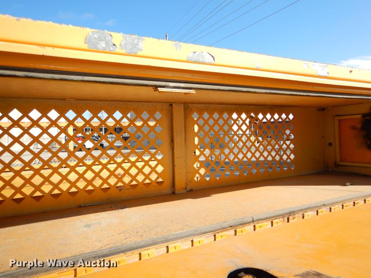 image for item DE0045 1999 Ford F450 Super Duty XL utility truck