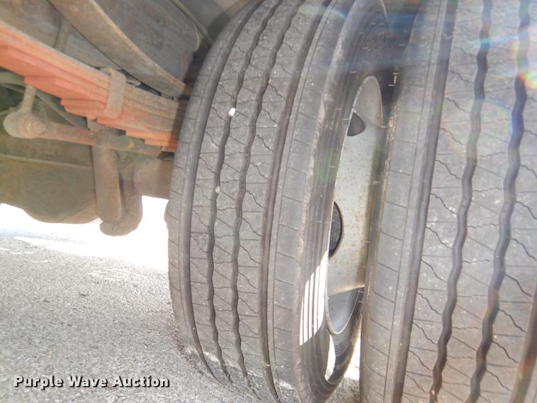 image for item DE0045 1999 Ford F450 Super Duty XL utility truck