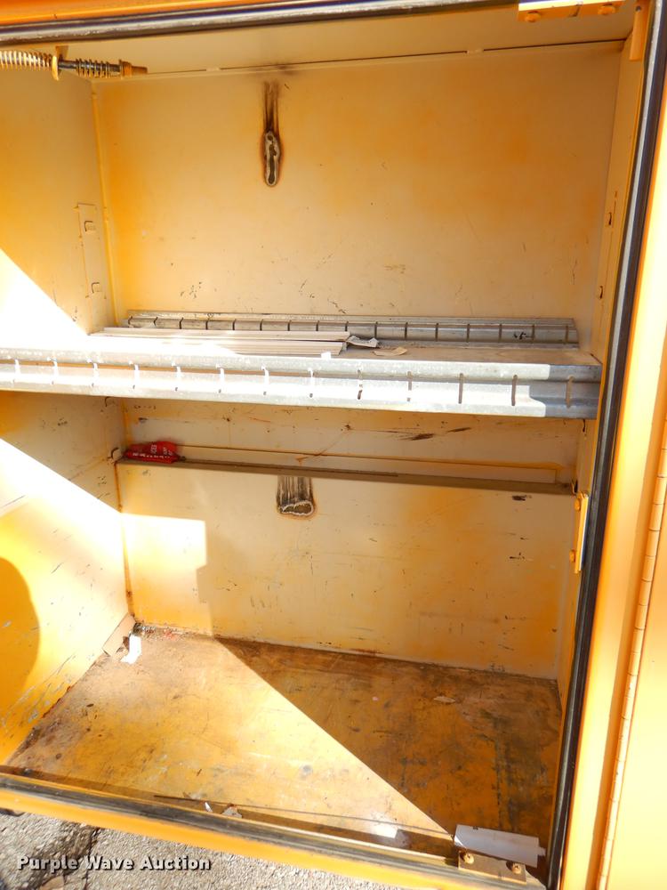 image for item DE0045 1999 Ford F450 Super Duty XL utility truck