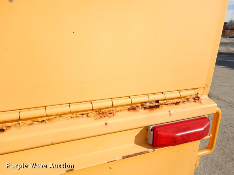 image for item DE0045 1999 Ford F450 Super Duty XL utility truck