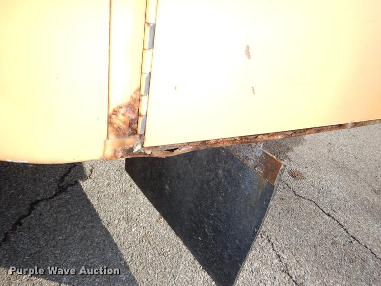 image for item DE0045 1999 Ford F450 Super Duty XL utility truck