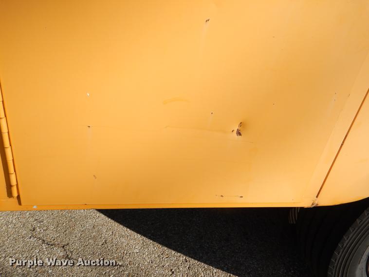 image for item DE0045 1999 Ford F450 Super Duty XL utility truck