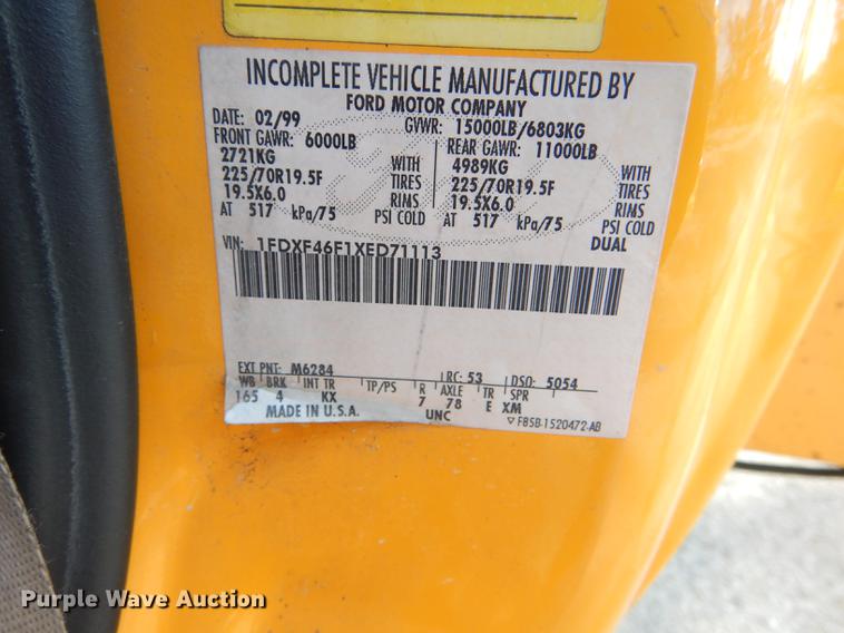 image for item DE0045 1999 Ford F450 Super Duty XL utility truck