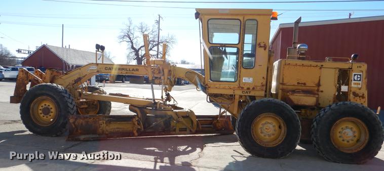 image for item DE0047 1983 Caterpillar 120G motor grader