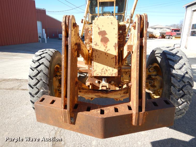image for item DE0047 1983 Caterpillar 120G motor grader