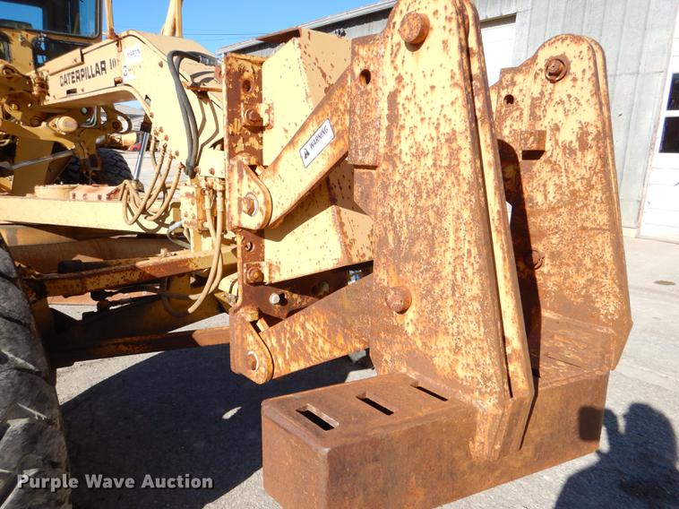 image for item DE0047 1983 Caterpillar 120G motor grader