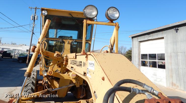 image for item DE0047 1983 Caterpillar 120G motor grader