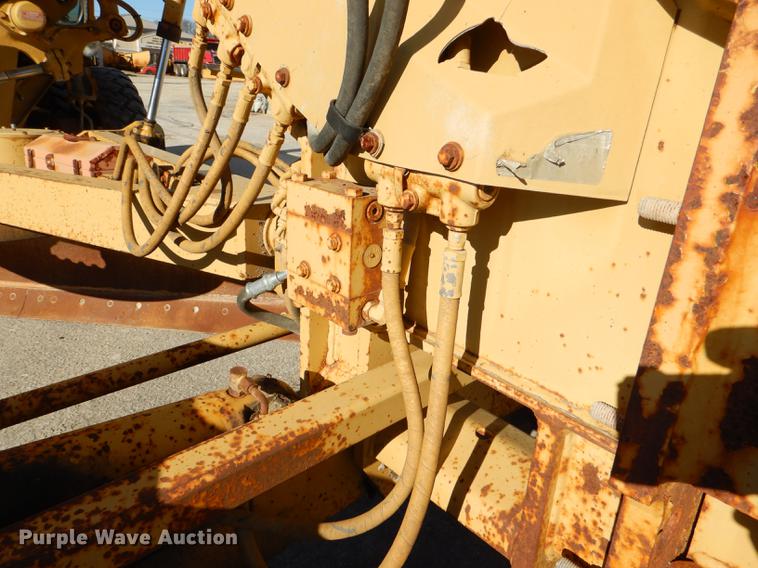 image for item DE0047 1983 Caterpillar 120G motor grader