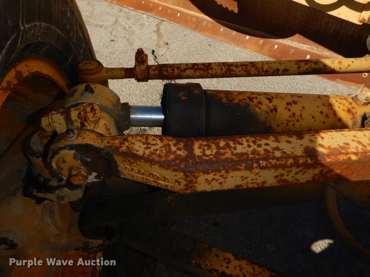 image for item DE0047 1983 Caterpillar 120G motor grader