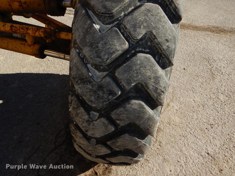 image for item DE0047 1983 Caterpillar 120G motor grader