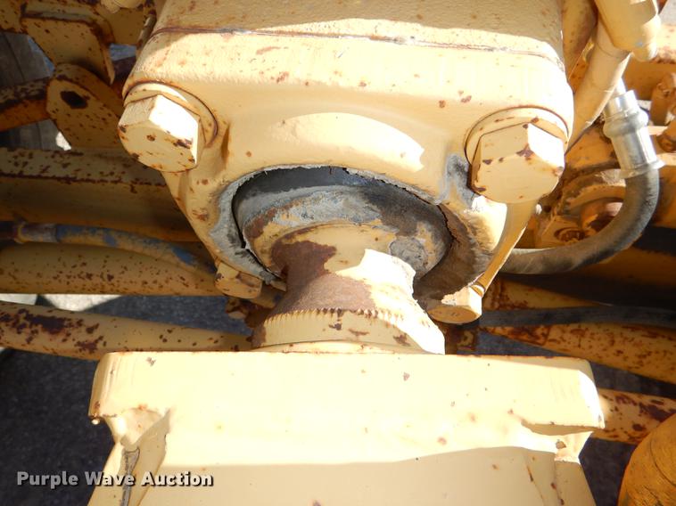 image for item DE0047 1983 Caterpillar 120G motor grader