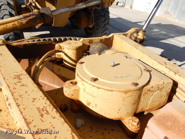 image for item DE0047 1983 Caterpillar 120G motor grader