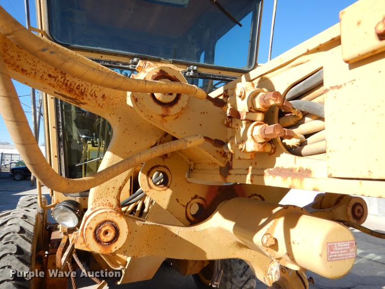image for item DE0047 1983 Caterpillar 120G motor grader