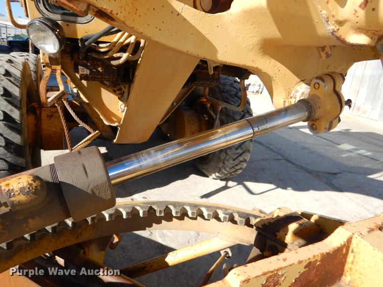 image for item DE0047 1983 Caterpillar 120G motor grader