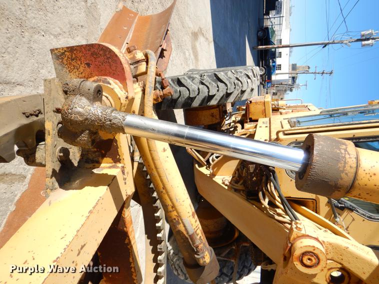 image for item DE0047 1983 Caterpillar 120G motor grader