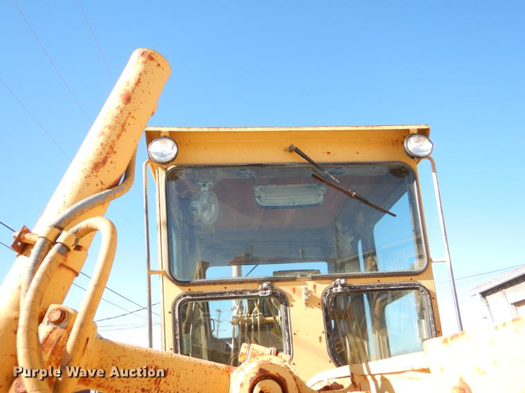 image for item DE0047 1983 Caterpillar 120G motor grader