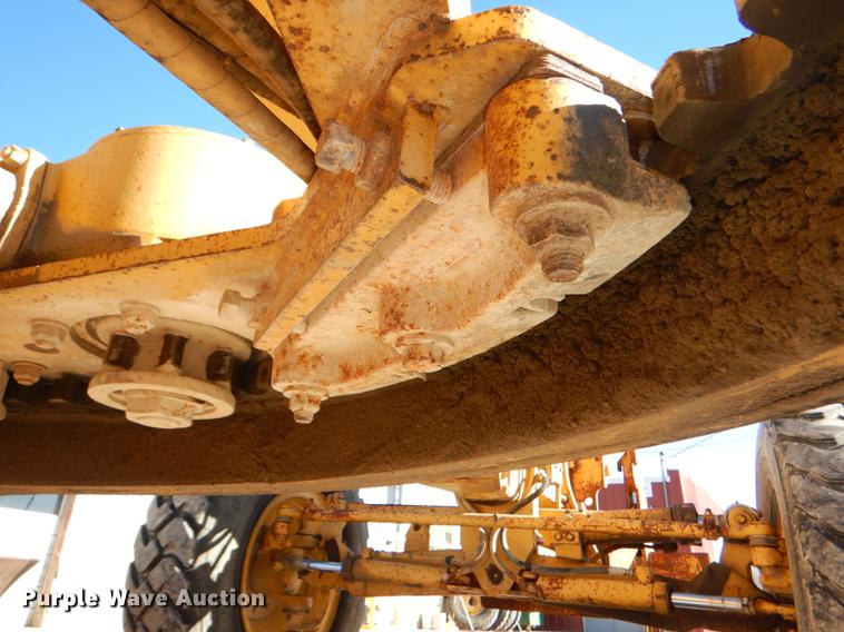 image for item DE0047 1983 Caterpillar 120G motor grader