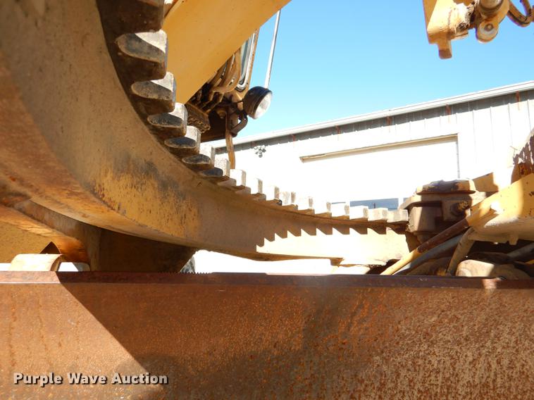 image for item DE0047 1983 Caterpillar 120G motor grader