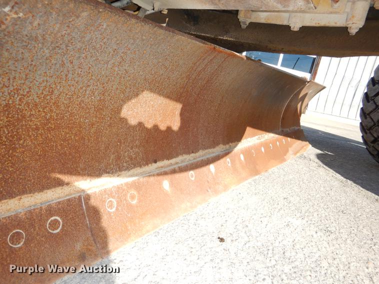 image for item DE0047 1983 Caterpillar 120G motor grader