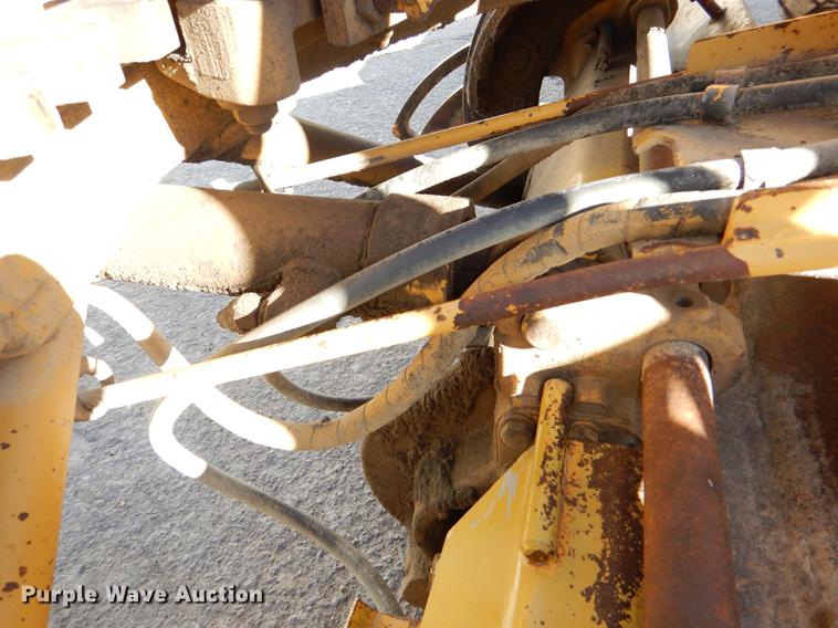 image for item DE0047 1983 Caterpillar 120G motor grader