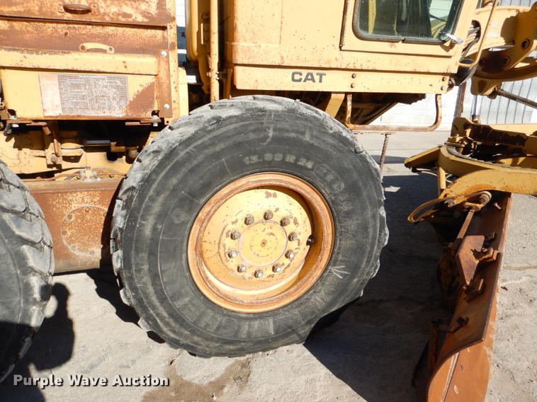 image for item DE0047 1983 Caterpillar 120G motor grader