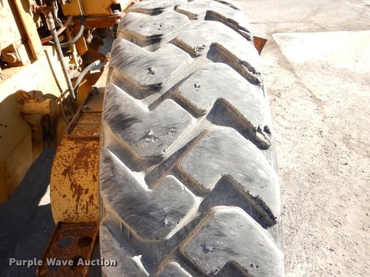 image for item DE0047 1983 Caterpillar 120G motor grader