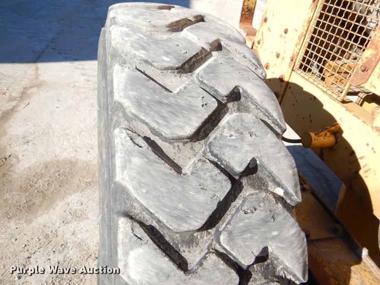 image for item DE0047 1983 Caterpillar 120G motor grader