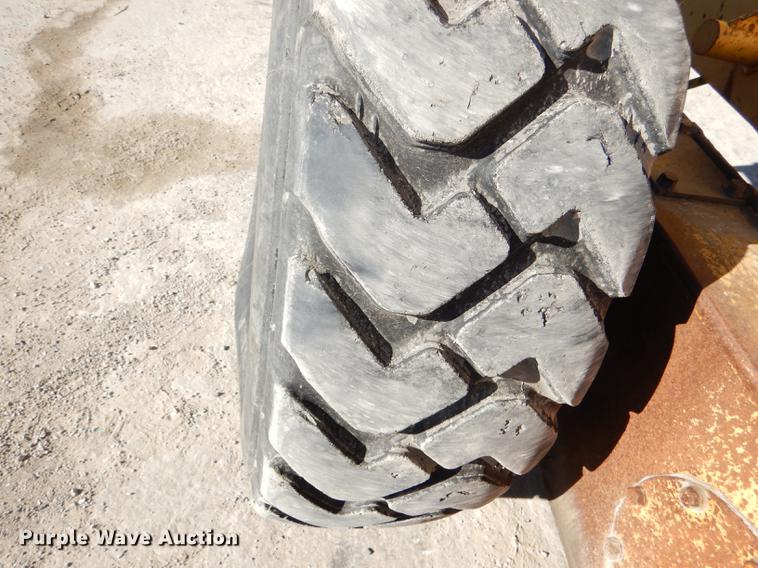 image for item DE0047 1983 Caterpillar 120G motor grader