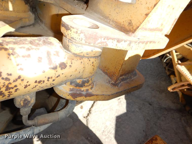 image for item DE0047 1983 Caterpillar 120G motor grader