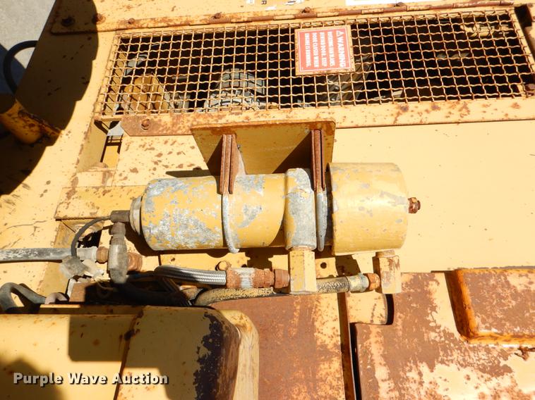 image for item DE0047 1983 Caterpillar 120G motor grader