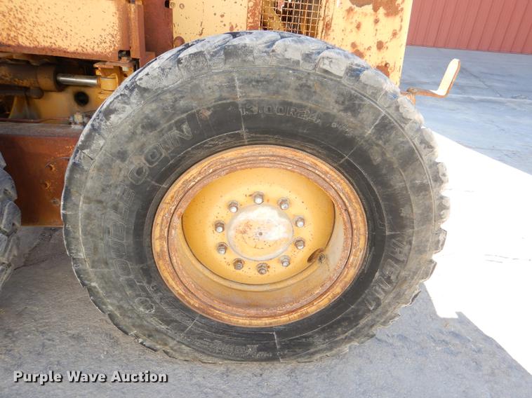 image for item DE0047 1983 Caterpillar 120G motor grader