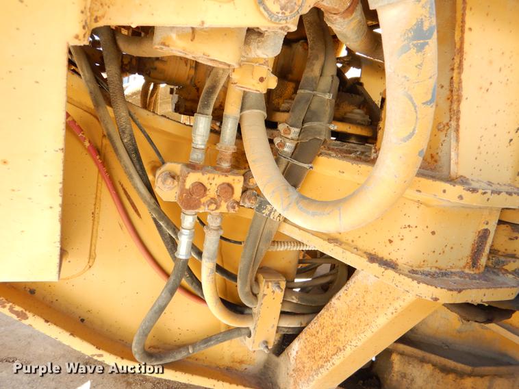 image for item DE0047 1983 Caterpillar 120G motor grader