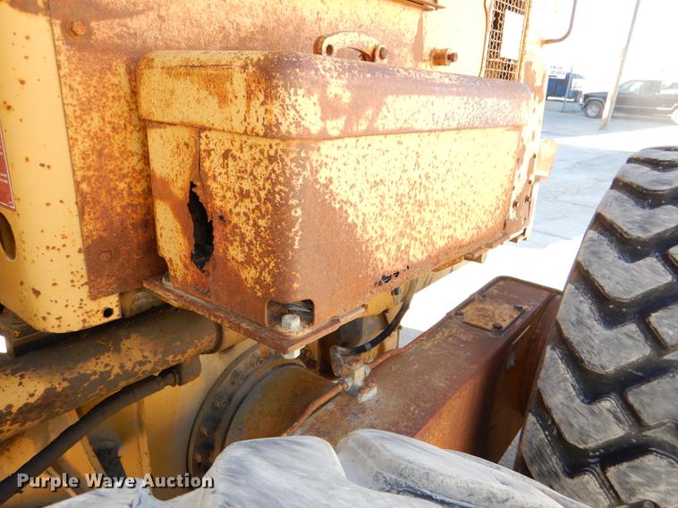 image for item DE0047 1983 Caterpillar 120G motor grader