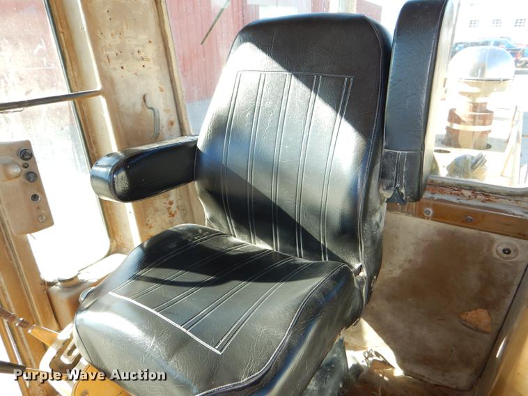 image for item DE0047 1983 Caterpillar 120G motor grader