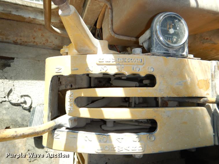 image for item DE0047 1983 Caterpillar 120G motor grader