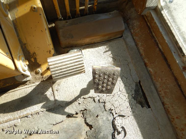 image for item DE0047 1983 Caterpillar 120G motor grader