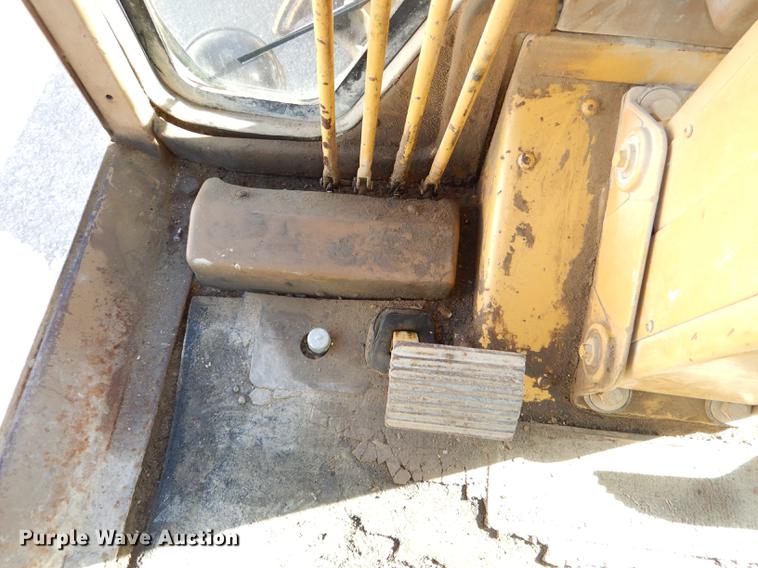 image for item DE0047 1983 Caterpillar 120G motor grader