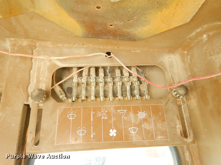 image for item DE0047 1983 Caterpillar 120G motor grader