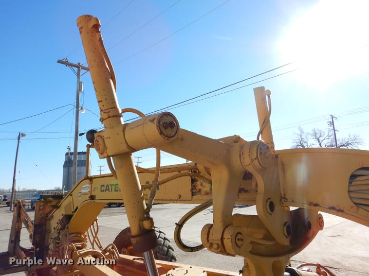image for item DE0047 1983 Caterpillar 120G motor grader