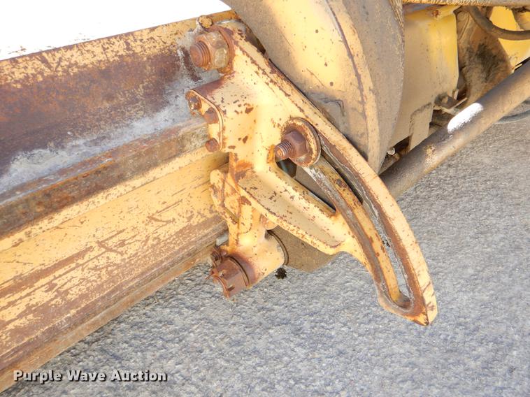 image for item DE0047 1983 Caterpillar 120G motor grader
