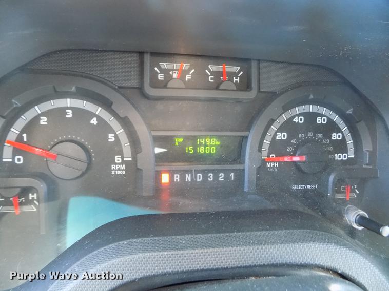 image for item DE0420 2009 Ford E350 Starcraft shuttle bus