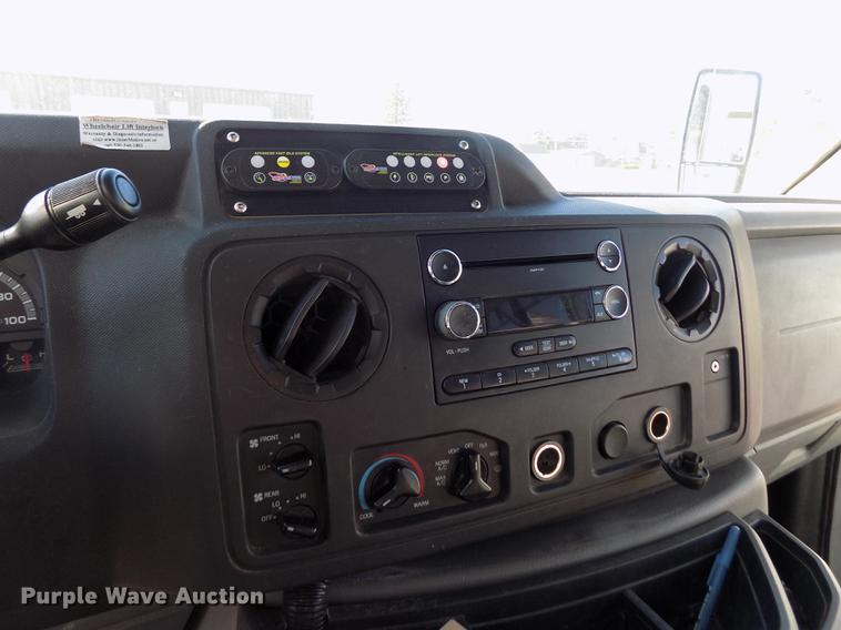 image for item DE0420 2009 Ford E350 Starcraft shuttle bus