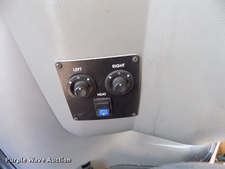 image for item DE0420 2009 Ford E350 Starcraft shuttle bus