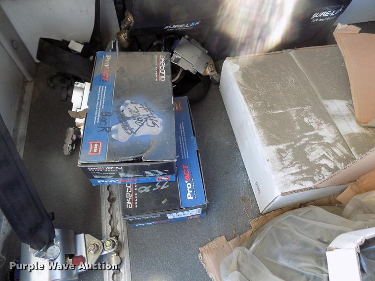 image for item DE0420 2009 Ford E350 Starcraft shuttle bus